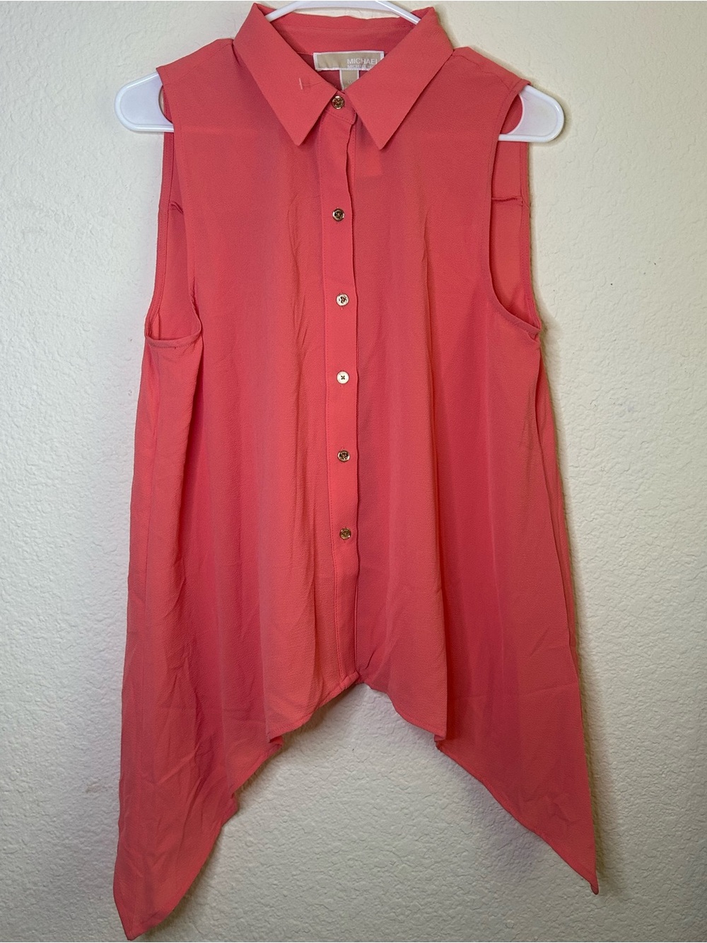 Michael Kors Coral Sleeveless Button-Front Sharkbite Hem Top NWT Medium Light